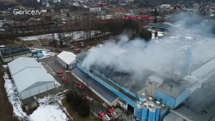 Pożar hali produkcyjnej w Gorlicach (obraz z drona: foto + video) AKTUALIZACJA