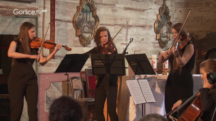 Koncert Kwartetu Galicyjskiego i Chóru „Fatima” w kościele w Rożnowicach