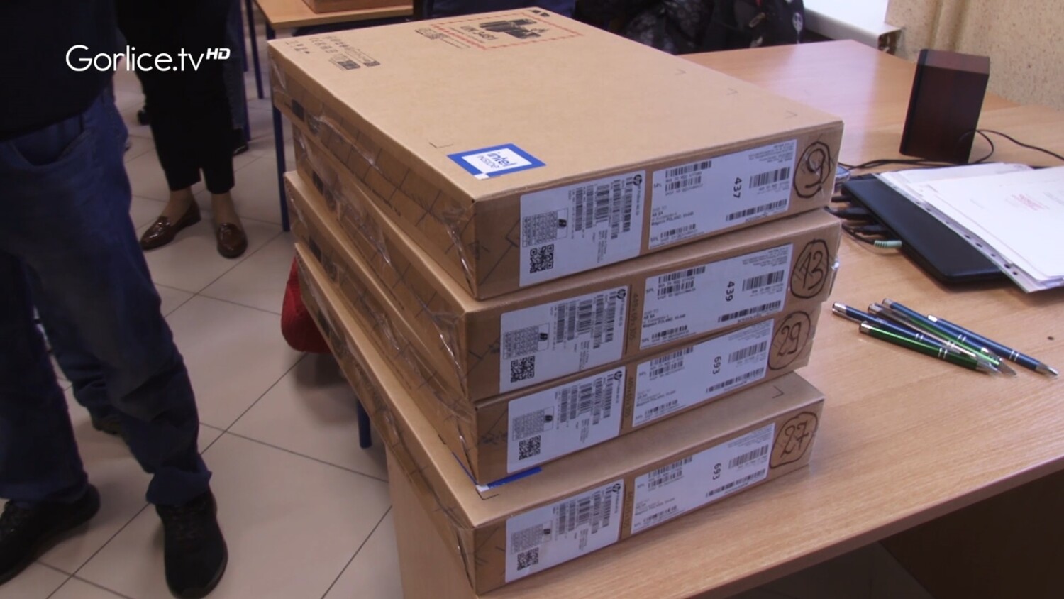 Darmowe laptopy trawiły do uczniów w Sękowej i Siarach