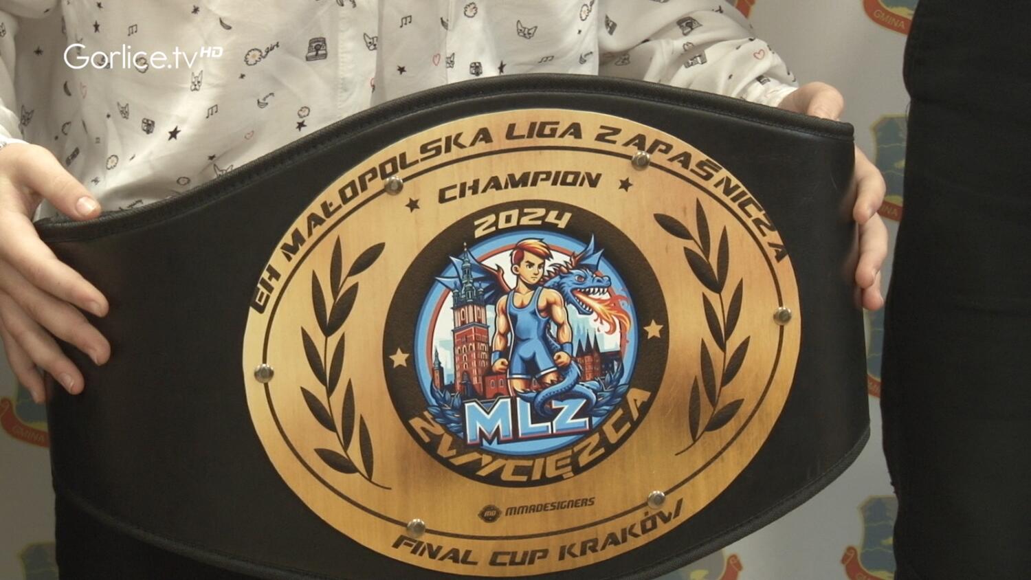 Nikola Honkowicz wyróżniona przez Małgorzatę Małuch, wójt gminy Sękowa