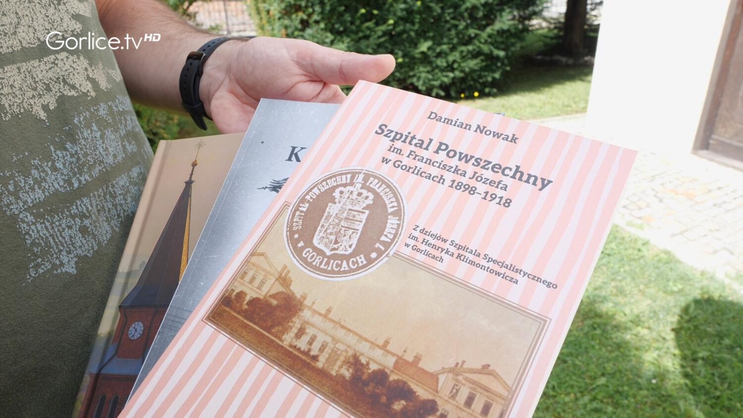 W Muzeum Ziemi Bieckiej można nabyć książkę "Szpital powszechny im. Franciszka Józefa w Gorlicach 1898-1918"