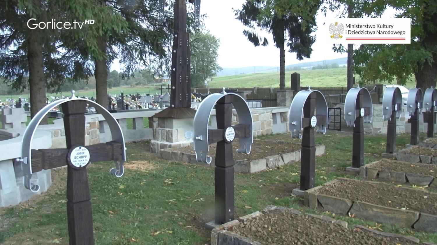 Prace konserwatorskie i restauratorskie na cmentarzu wojennym z I wojny światowej nr 56 w Smerekowcu