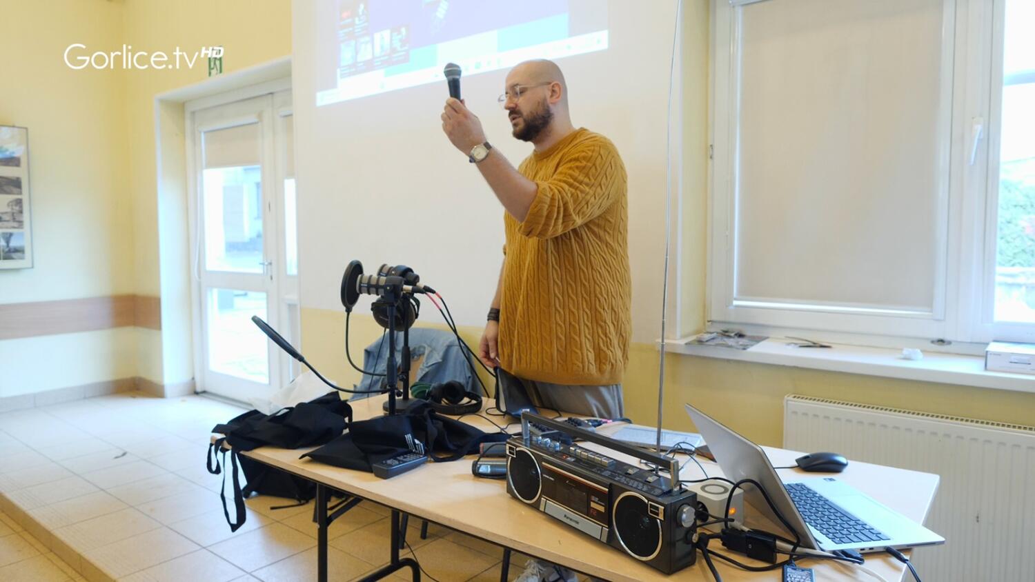 MBP w Gorlicach zorganizowała warsztaty pt. „Język współczesnego radia. Narracja, struktura, informacja”