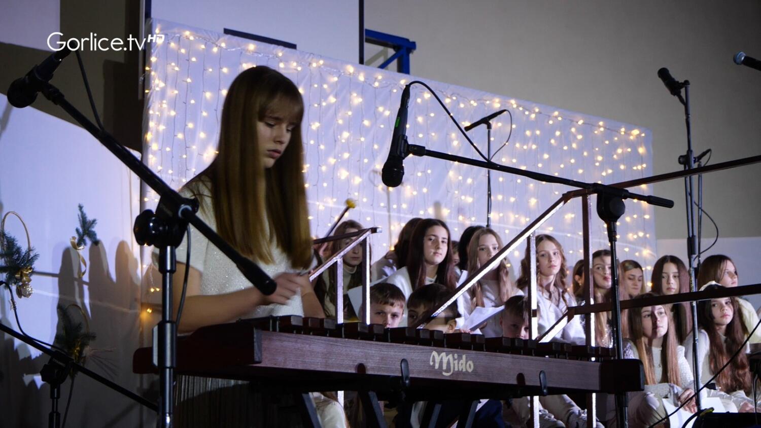 Koncert Noworoczny w Zespole Szkolno-Przedszkolnym w Strzeszynie